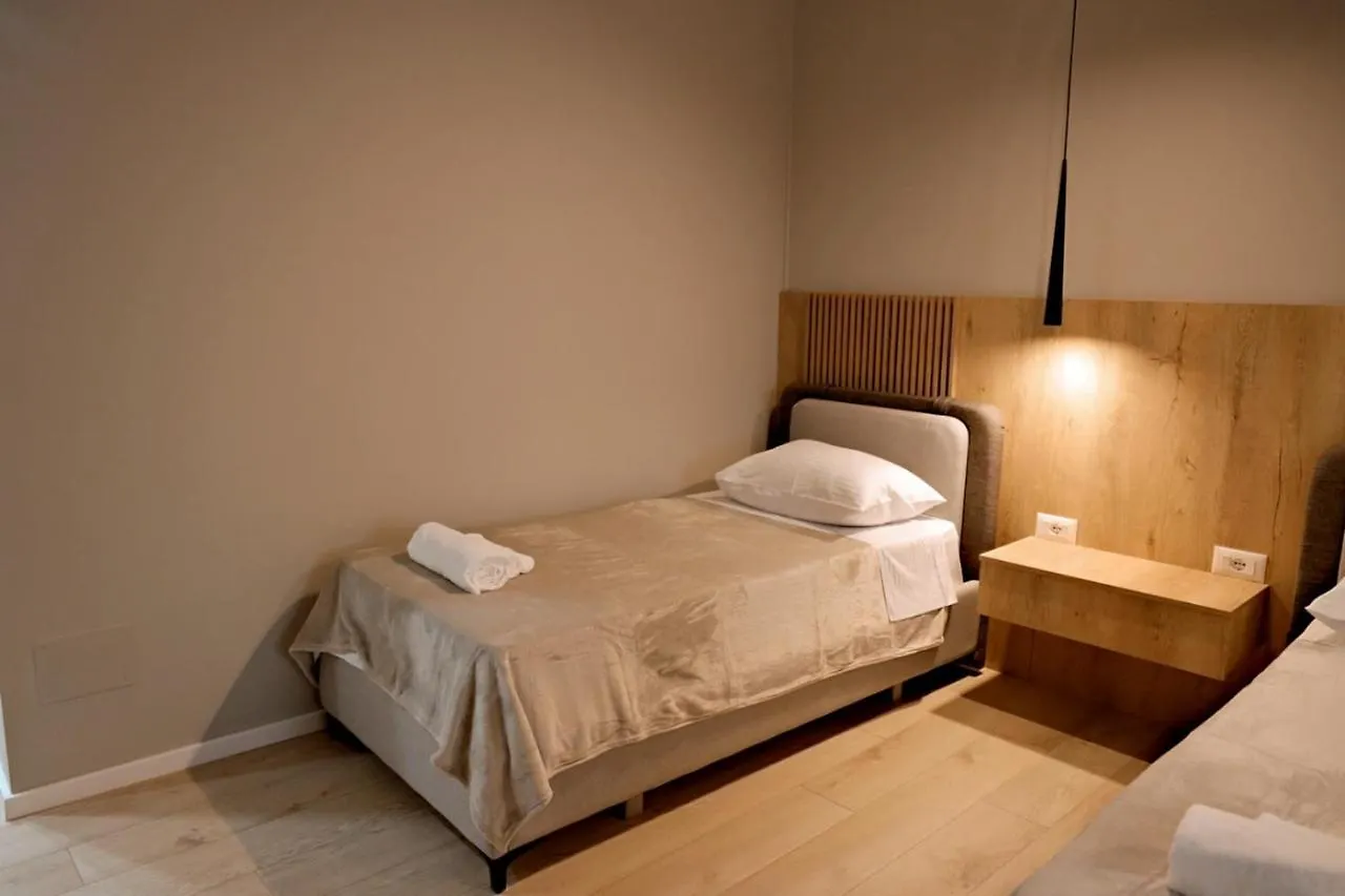 Sol Hotel Shkodra 4*,