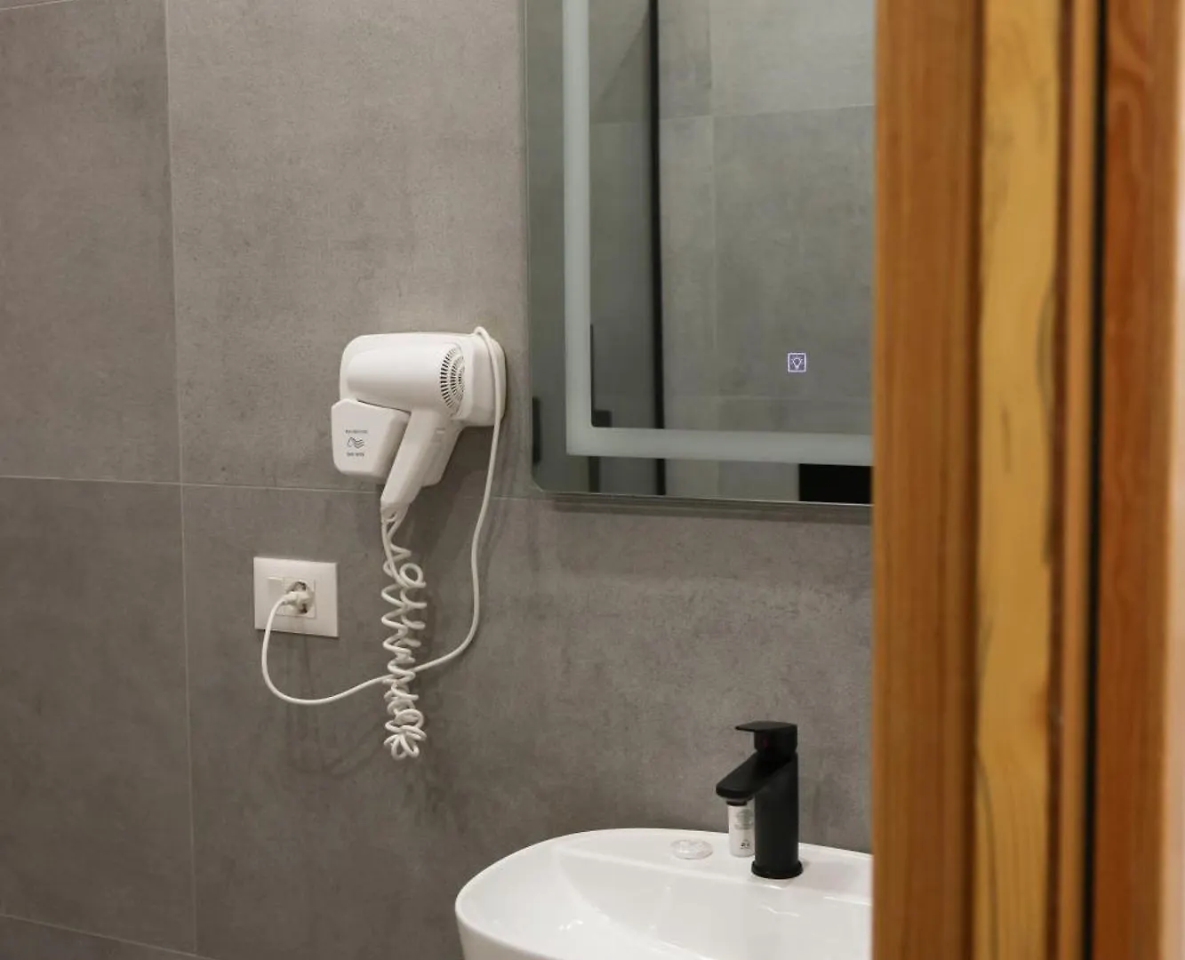 Sol Hotel Shkoder 4*,