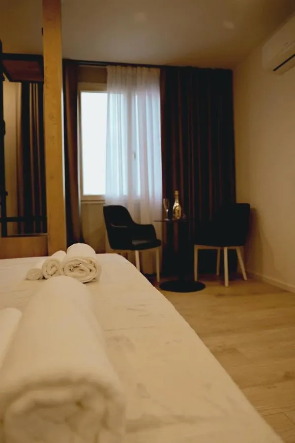 Sol Hotel Шкодер 4*,